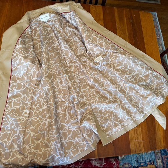 Banana Republic Beige Women's Trench Coat - Classic Single-Breasted Jacket - Picture 11 of 15